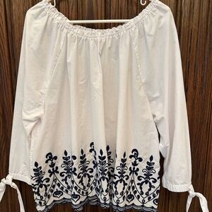 2XL White Peasant top Navy embroidery